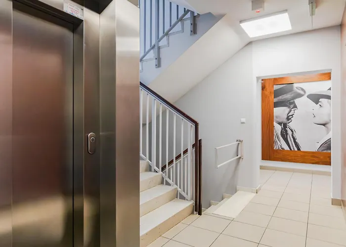 Kiedacza, Darmowy Parking شقة